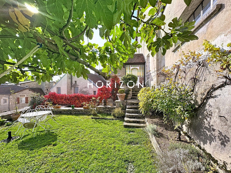 Maison ancienne - 266 m² - 10 pièces