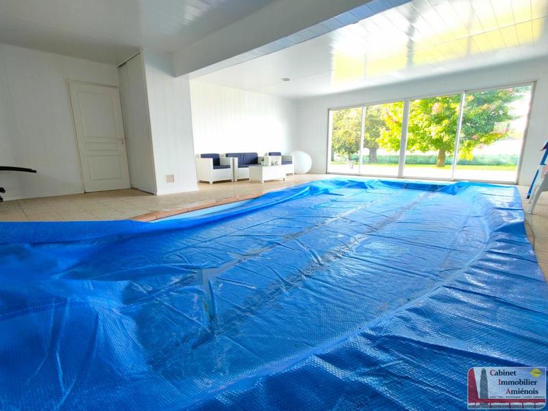 Pavillon - 330 m² - 6 pièces