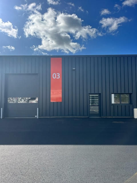 Local d'activité / Entrepôt - 250 m²
