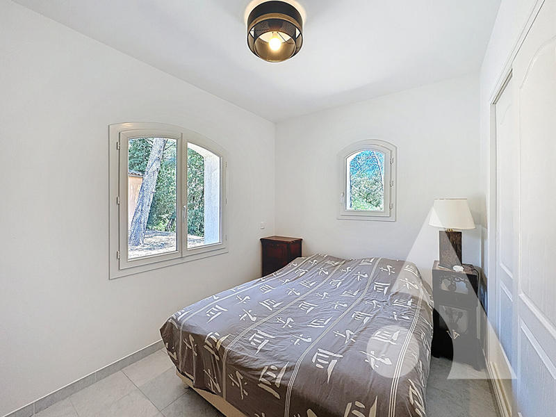 Villa - 240 m² - 6 pièces