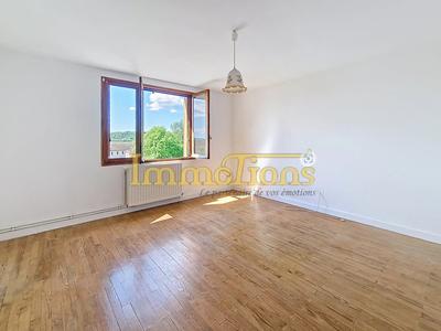 Maison - 97 m² - 5 pièces