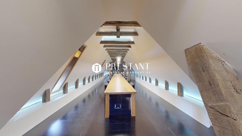 Demeure - 716 m² - 7 pièces