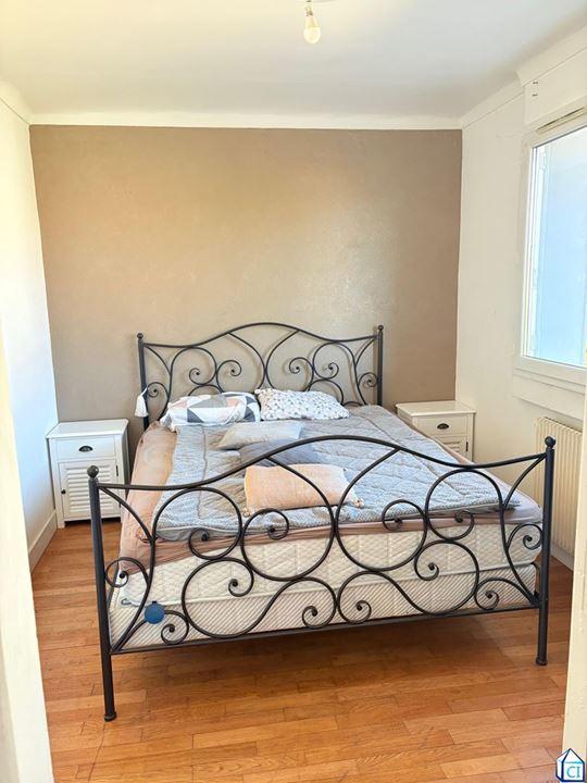 Maison traditionnelle - 88 m² - 4 pièces