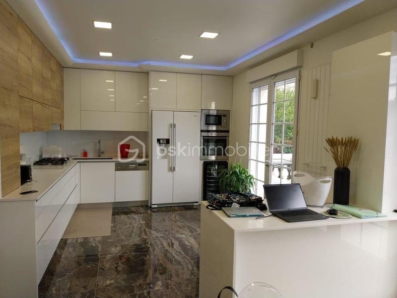 Maison - 165 m² - 6 pièces