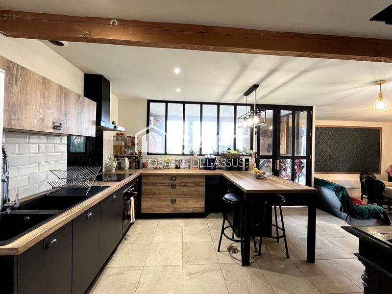 Maison - 325 m² - 14 pièces