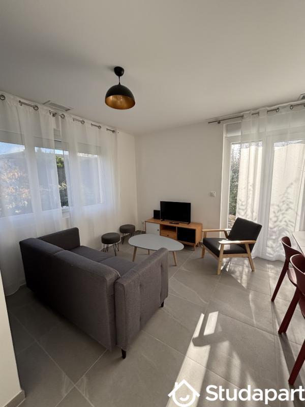 Chambre - 11 m² - 1 pièce