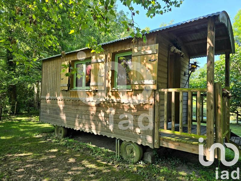 Maison - 14 650 m² - 2 pièces