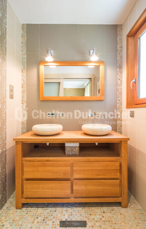 Demeure - 393 m² - 13 pièces