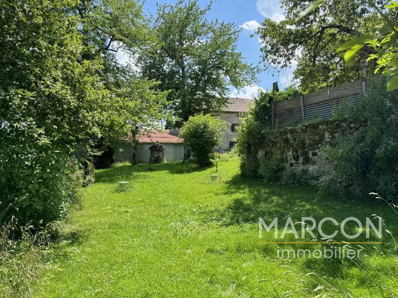 Propriété - 239 m² - 9 pièces