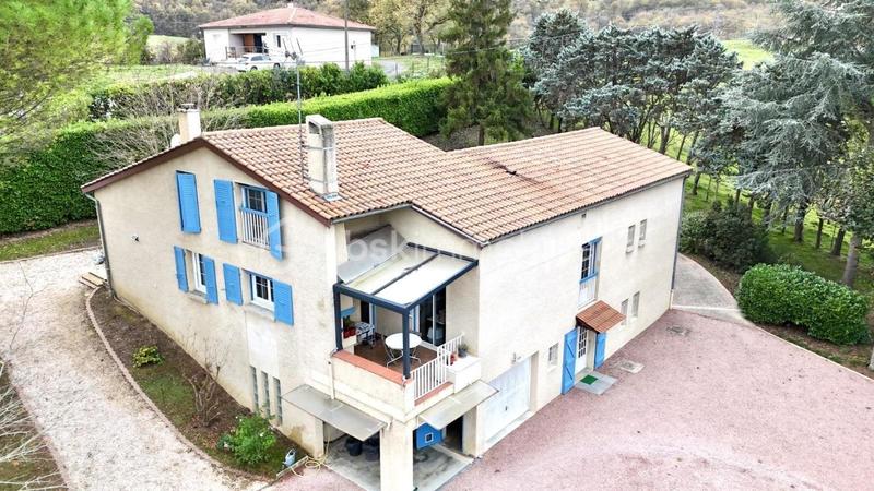 Villa - 217 m² - 8 pièces