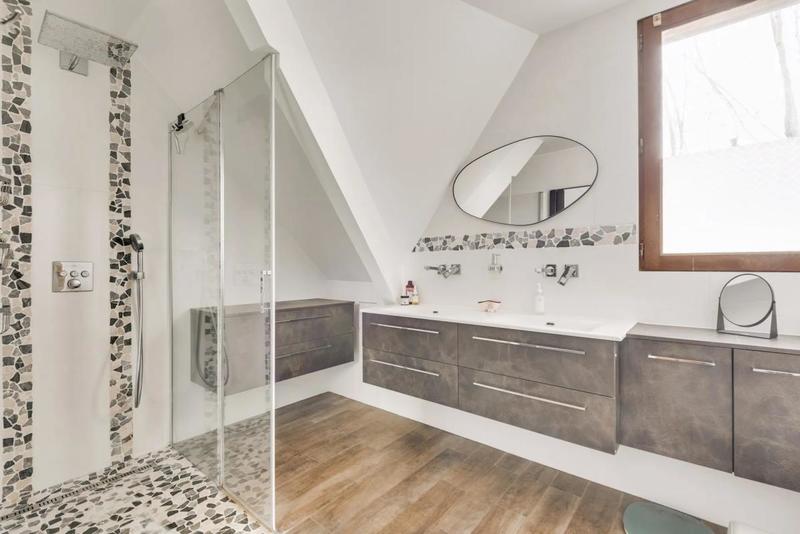 Maison - 211 m² - 8 pièces