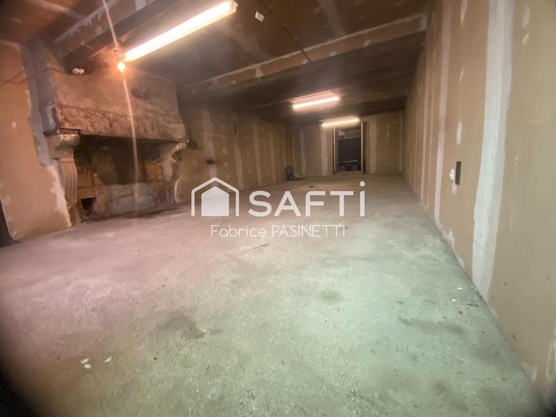 Maison - 275 m² - 8 pièces