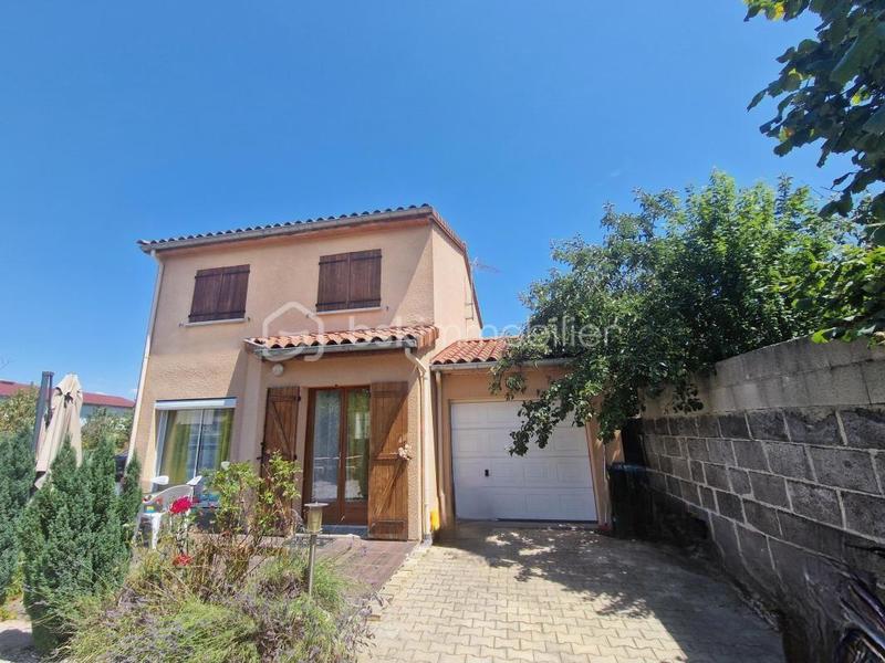 Maison traditionnelle - 102 m² - 4 pièces