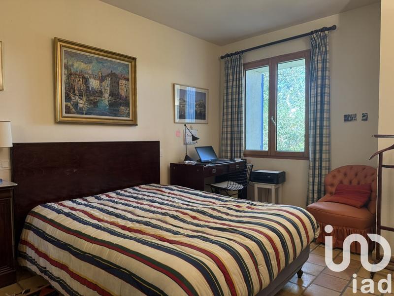 Maison - 201 m² - 8 pièces