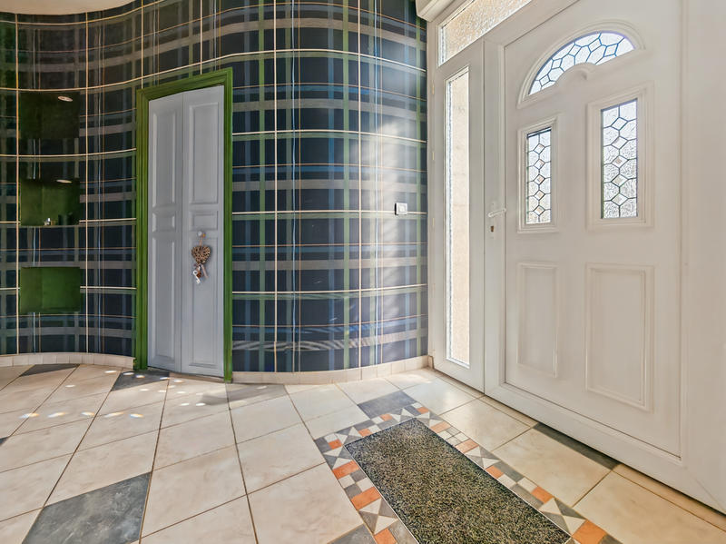 Maison - 195 m² - 6 pièces