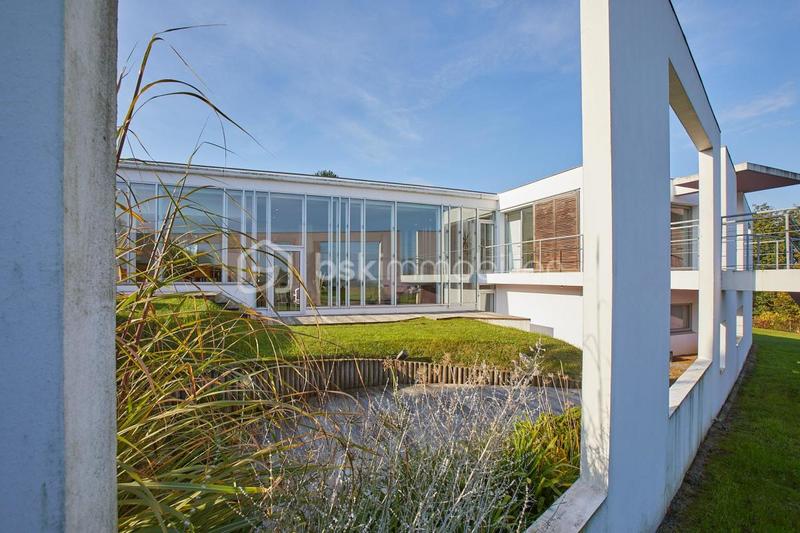 Maison d'architecte - 248 m² - 7 pièces