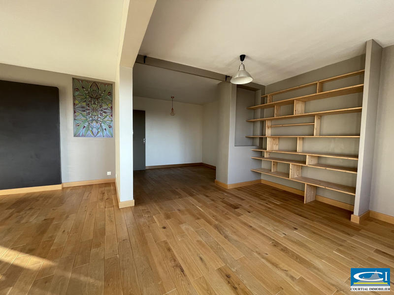 Appartement - 100 m² - 4 pièces