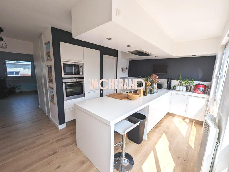 Appartement - 84 m² - 4 pièces