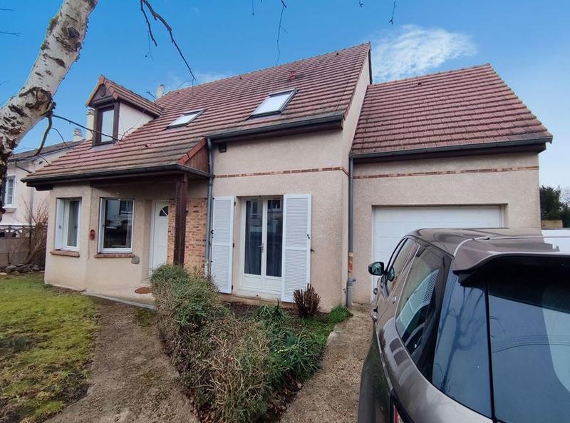 Maison traditionnelle - 110 m² - 7 pièces