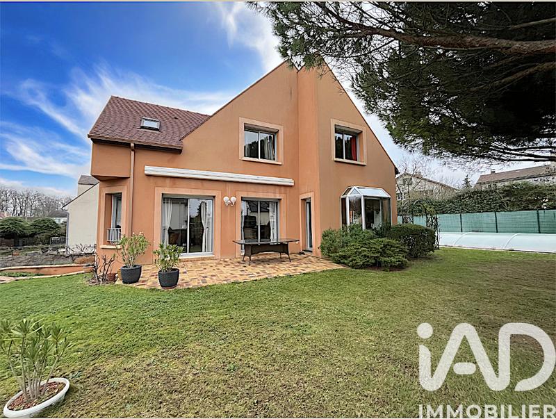 Maison - 196 m² - 8 pièces