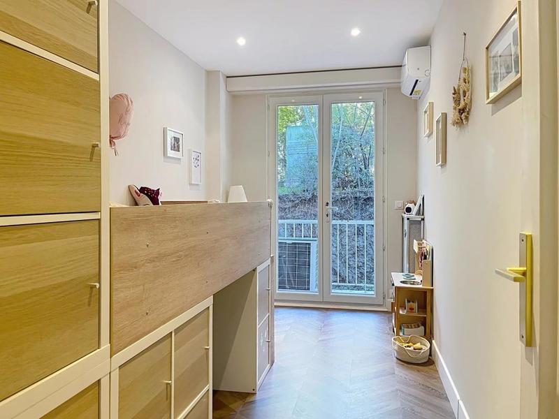 Appartement - 92 m² - 4 pièces