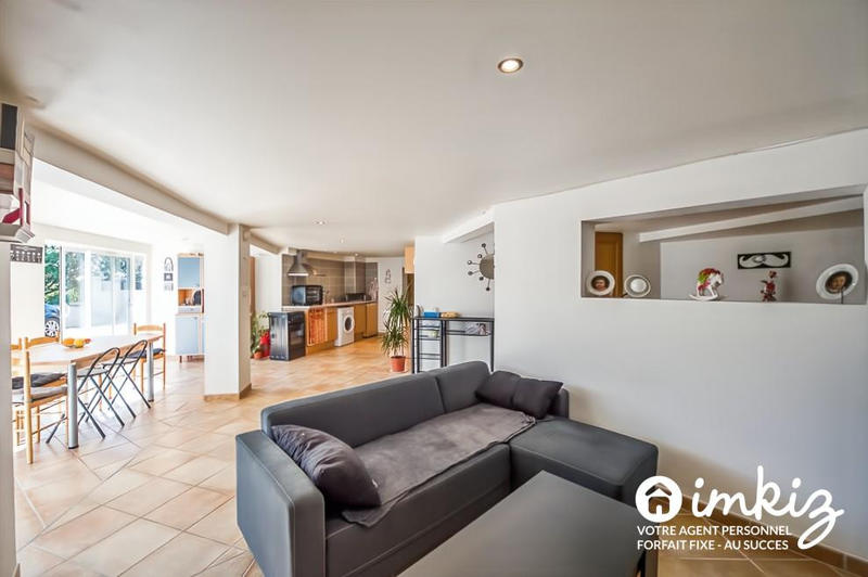 Maison - 290 m² - 9 pièces