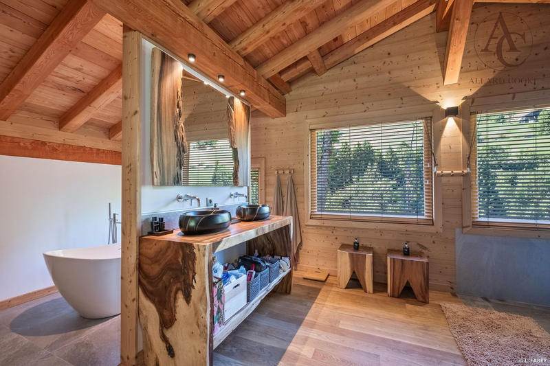 Châlet - 400 m² - 8 pièces