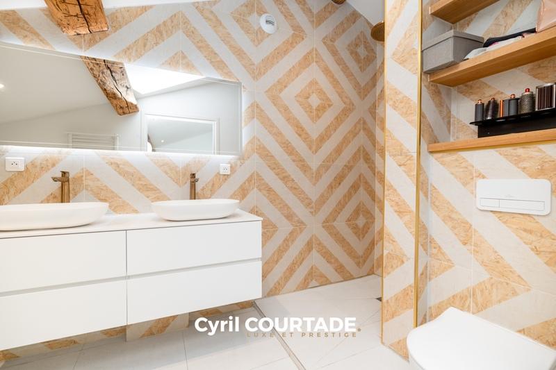 Appartement bourgeois - 130 m² - 4 pièces