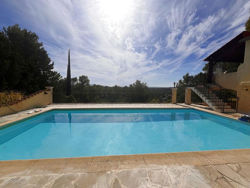 Villa - 155 m² - 6 pièces
