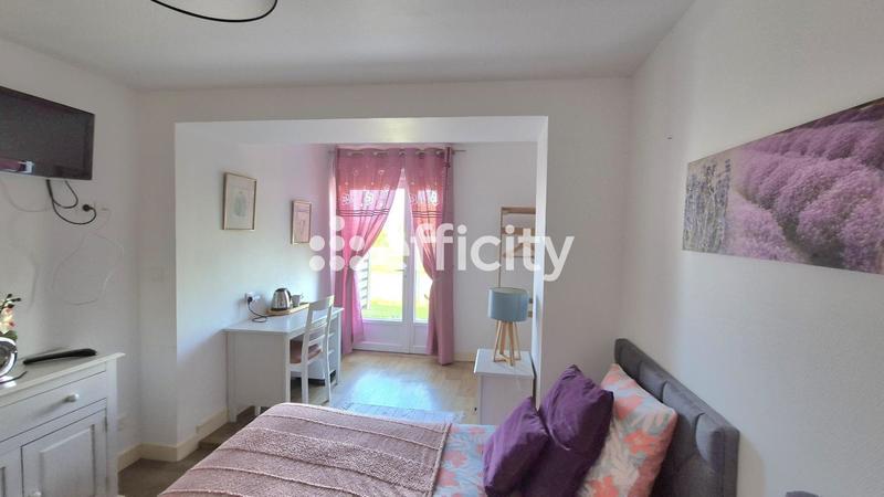 Maison - 310 m² - 13 pièces