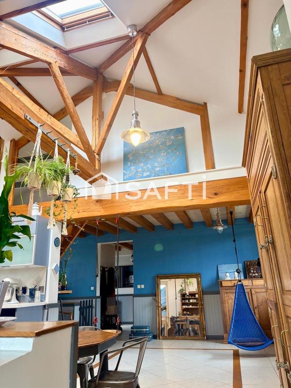 Maison - 205 m² - 10 pièces