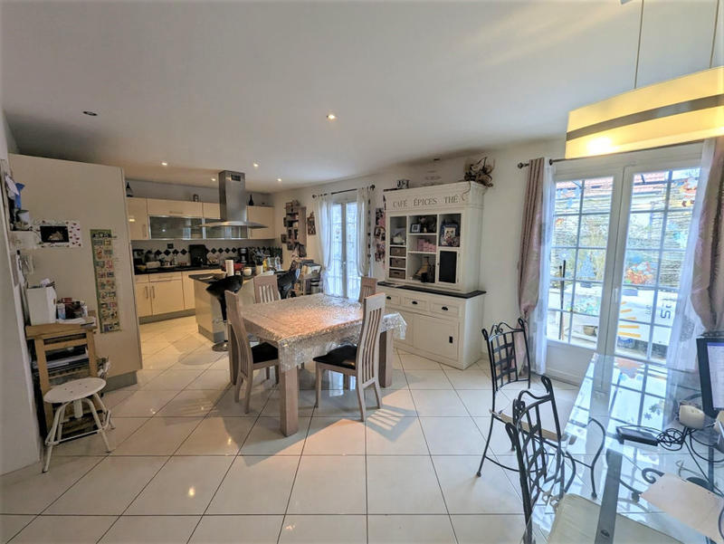 Maison - 160 m² - 6 pièces