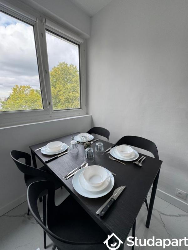 Chambre - 9 m² - 1 pièce