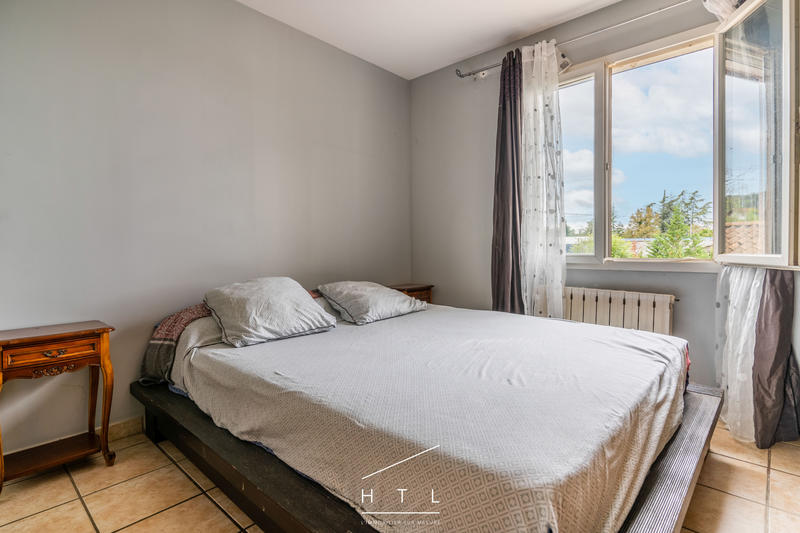 Maison - 215 m² - 7 pièces