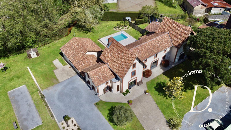 Maison - 350 m² - 7 pièces