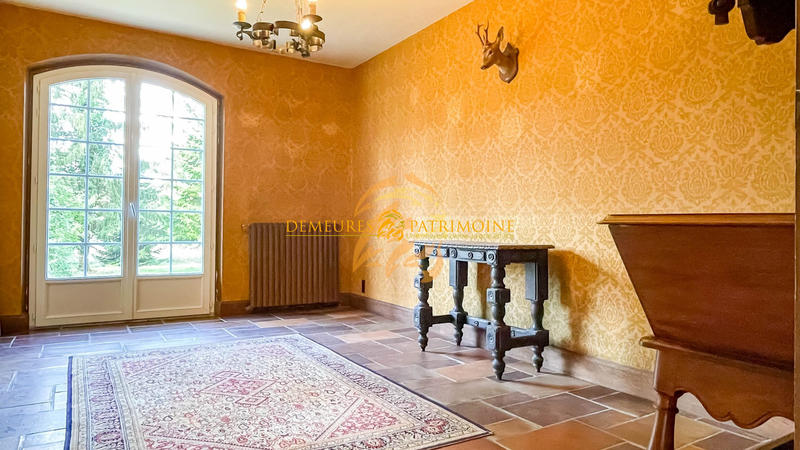 Maison - 243 m² - 8 pièces