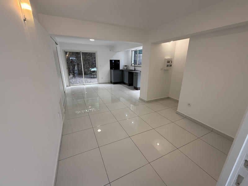 Appartement - 104 m² - 6 pièces