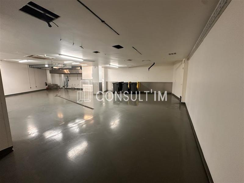Local commercial - 349 m²