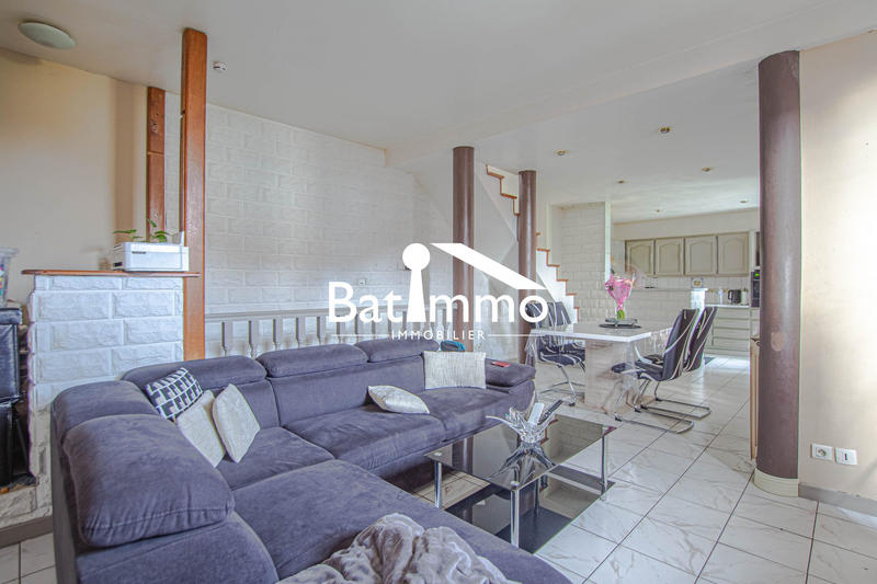 Maison - 90 m² - 5 pièces