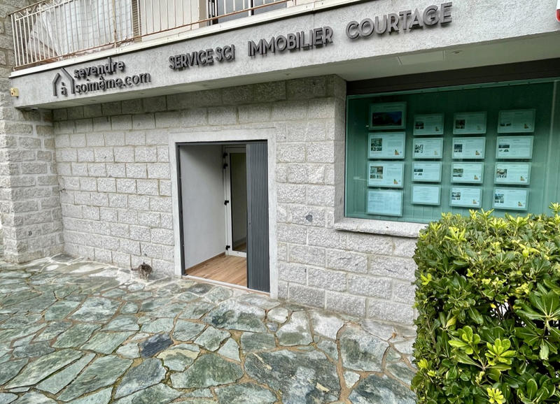 Local commercial - 130 m² - 5 pièces