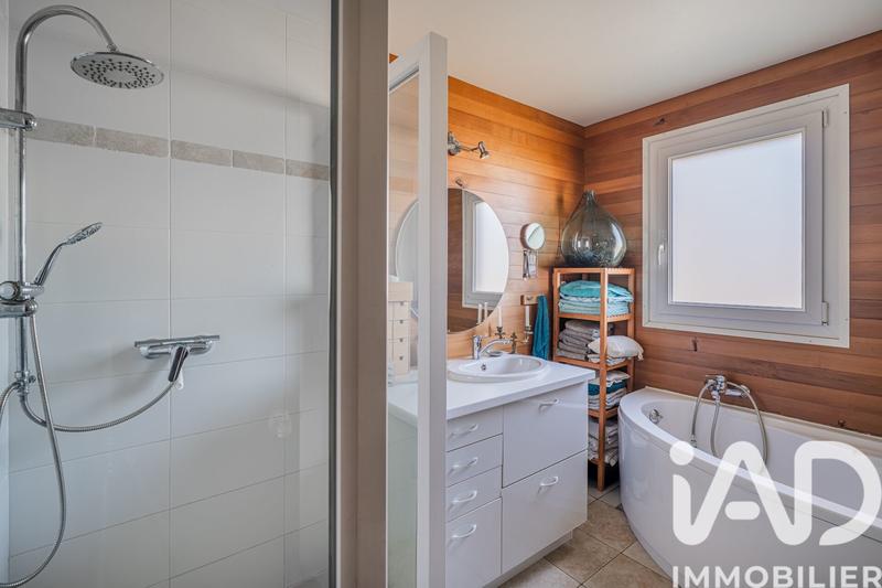 Maison - 200 m² - 9 pièces