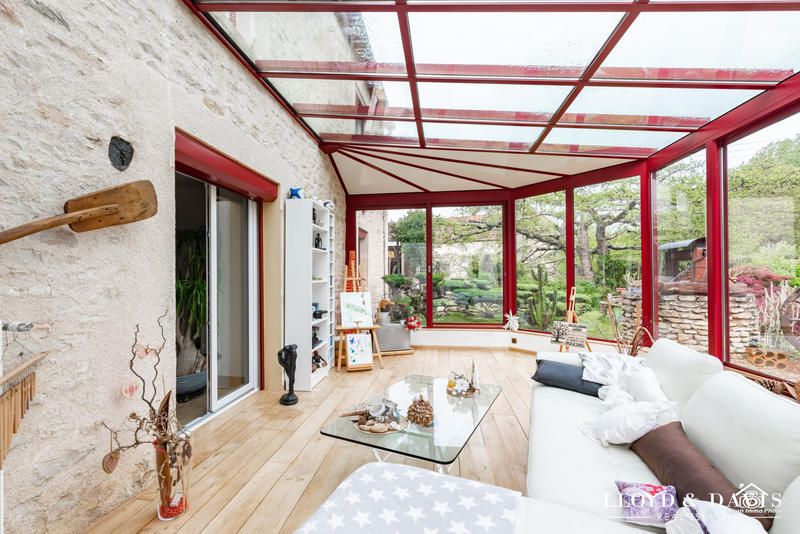 Maison - 272 m² - 8 pièces