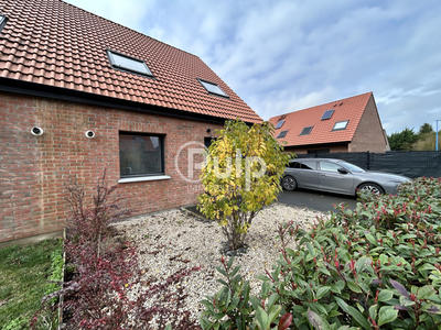 Maison - 95 m² - 5 pièces