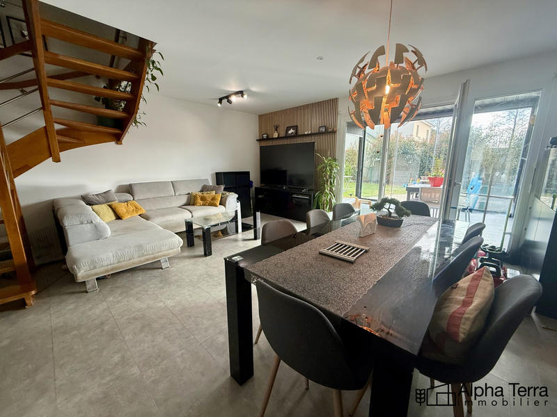 Maison - 90 m² - 4 pièces