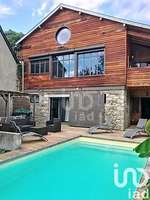 Maison - 270 m² - 5 pièces