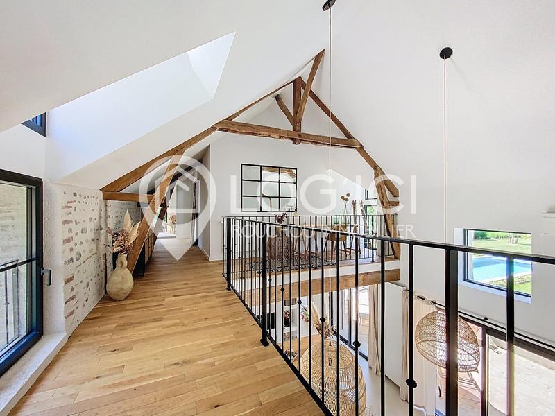 Maison - 240 m² - 7 pièces