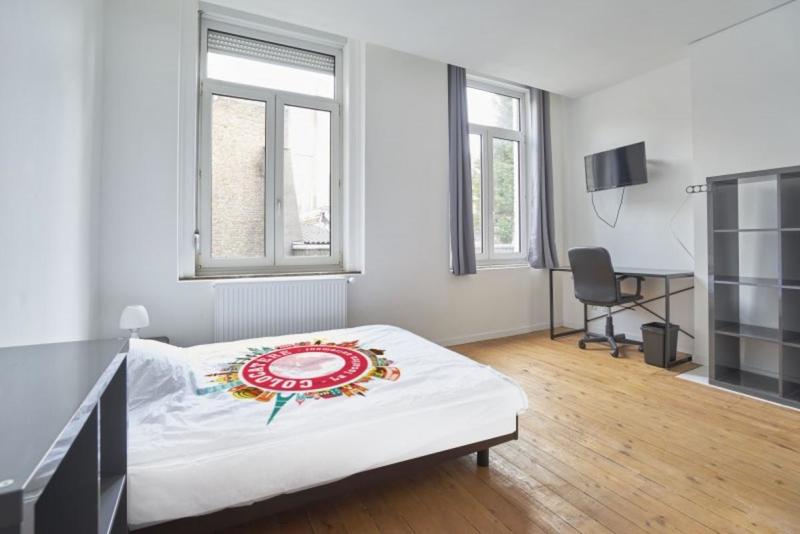 Maison - 210 m² - 11 pièces