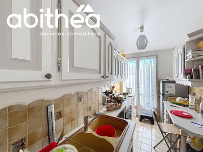 Appartement - 79 m² - 5 pièces