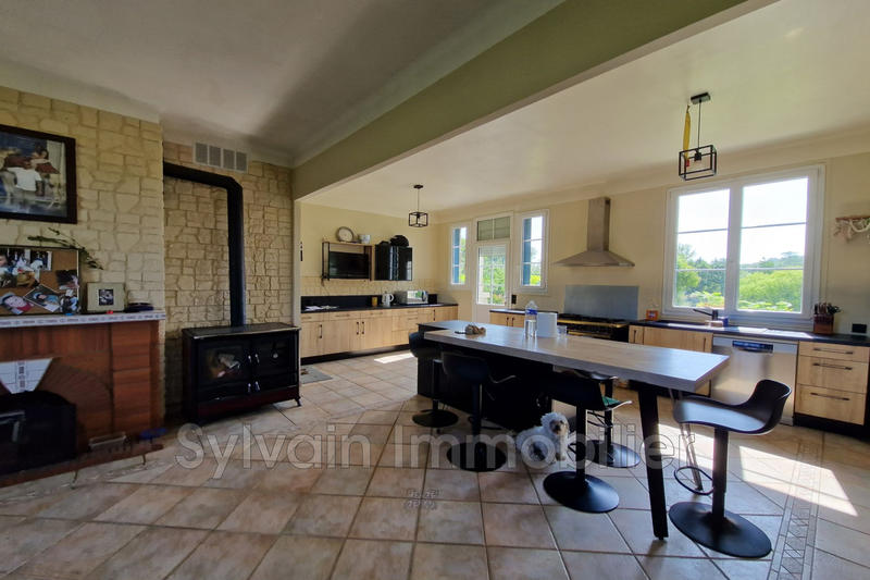 Maison - 216 m² - 6 pièces