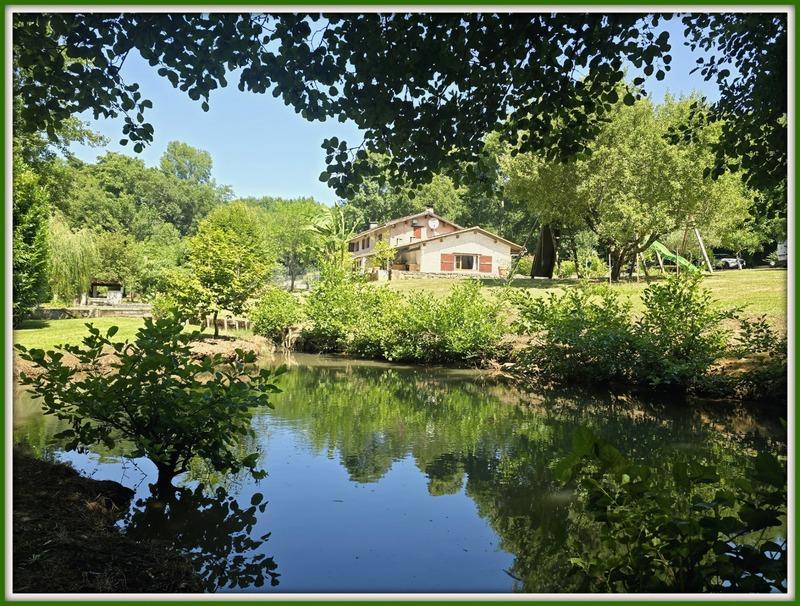 Propriété - 128 m² - 7 pièces